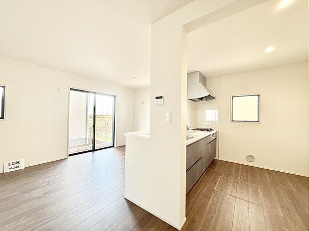 ゆとりあるキッチンではご家族と楽しくお料理ができます。