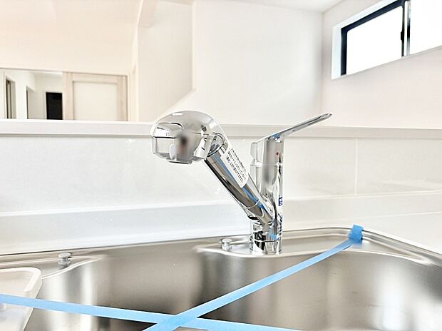 浄水器一体型のキッチンで洗い物用・料理用と切り替え簡単！