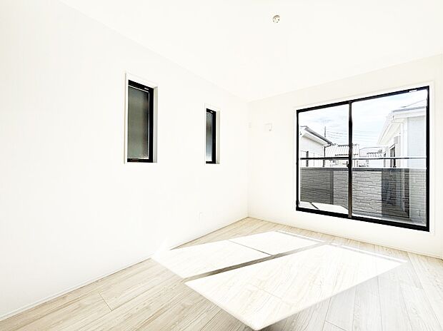 日当たりのいいお部屋は気持ちがいいですね。 