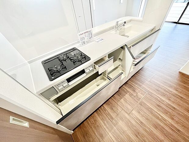 使いやすさを優先したスライド式収納タイプ!