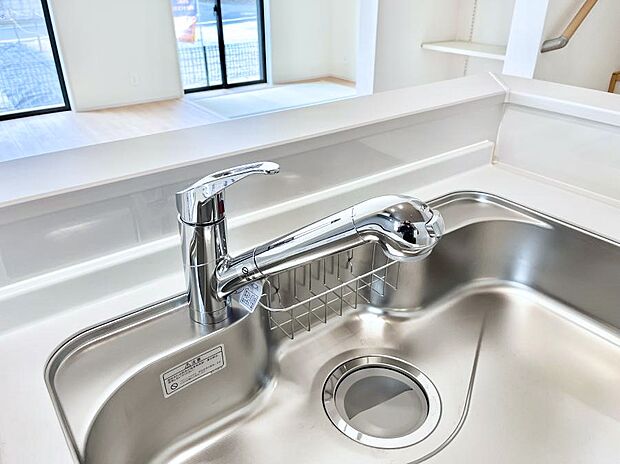 いつでも清潔なおいしいお水を。一つの水栓で水道水と浄水を使い分け。