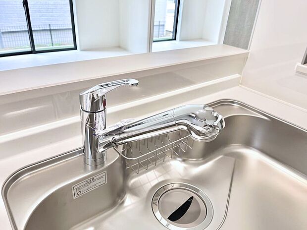 いつでも清潔なおいしいお水を。一つの水栓で水道水と浄水を使い分け。