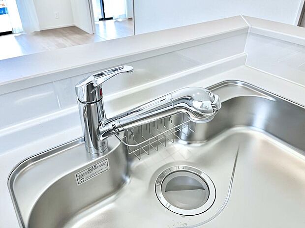 いつでも清潔なおいしいお水を。一つの水栓で水道水と浄水を使い分け。