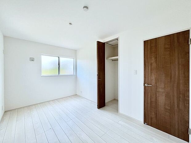 子供部屋にもおすすめな収納スペースたっぷりの居室