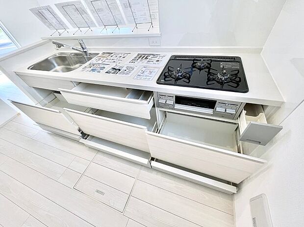 使いやすさを優先したスライド式収納タイプ!