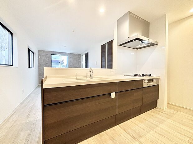 料理をしながらご家族との会話を楽しめる対面カウンターキッチン