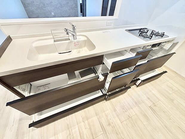 使いやすさを優先したスライド式収納タイプ！