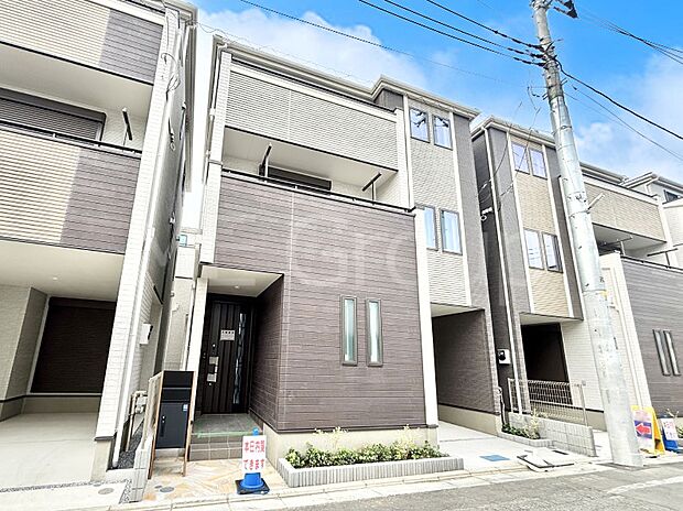 洗練された外観、上質な住空間が広がる室内は永く安心して過ごせる住居です。 