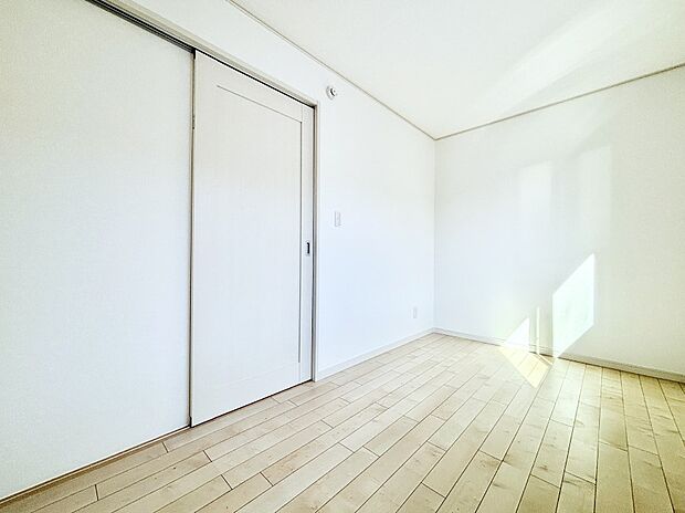 3階の4.7帖のサービスルーム。収納はもちろん、居室としても利用できます。  