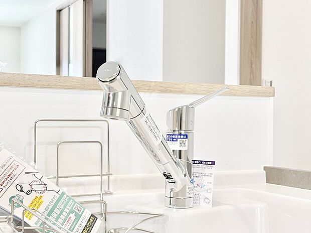 いつでも清潔なおいしいお水を。一つの水栓で水道水と浄水を使い分け。