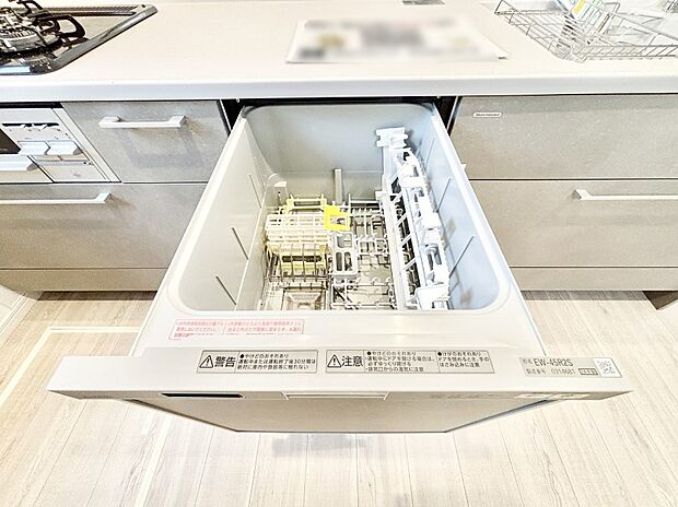 面倒なお片づけは食洗機にお任せ！家事の負担が減って、時間にも気持ちにもゆとりができます。