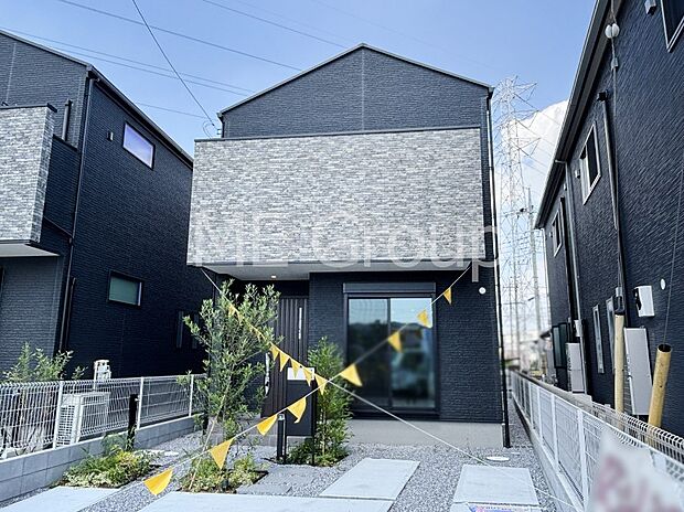 洗練された外観、上質な住空間が広がる室内は永く安心して過ごせる住居です。