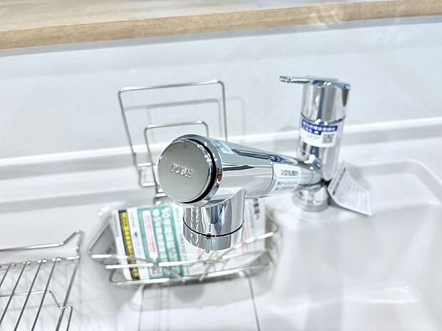 いつでも清潔なおいしいお水を。一つの水栓で水道水と浄水を使い分け。