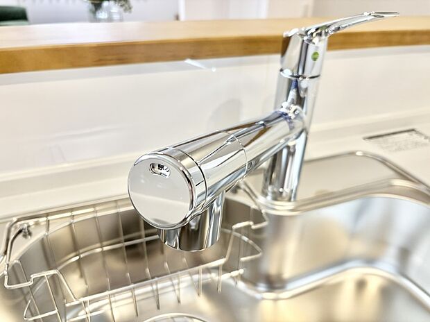 いつでも清潔なおいしいお水を。一つの水栓で水道水と浄水を使い分け。