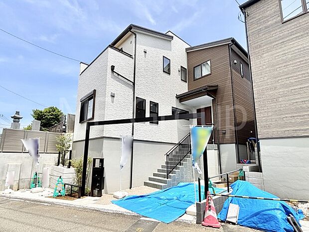 たっぷりの陽光と開放感に包まれる明るい住まい