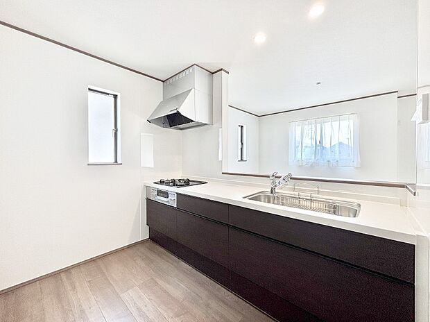 ゆとりあるキッチンではご家族と楽しくお料理ができます。