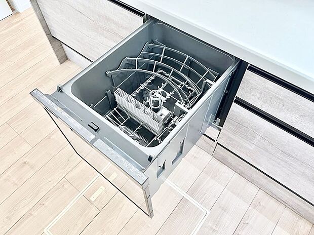 面倒なお片づけは食洗機にお任せ！家事の負担が減って、時間にも気持ちにもゆとりができます。