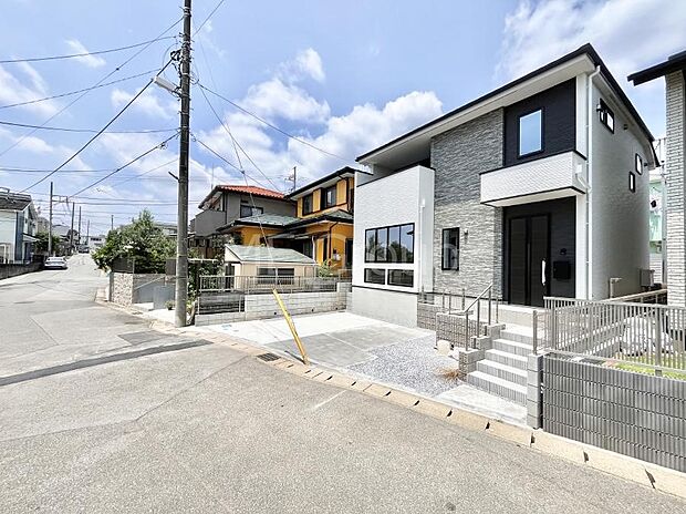 見通しの良さとともに、街並みに開放感を与えてくれます。 