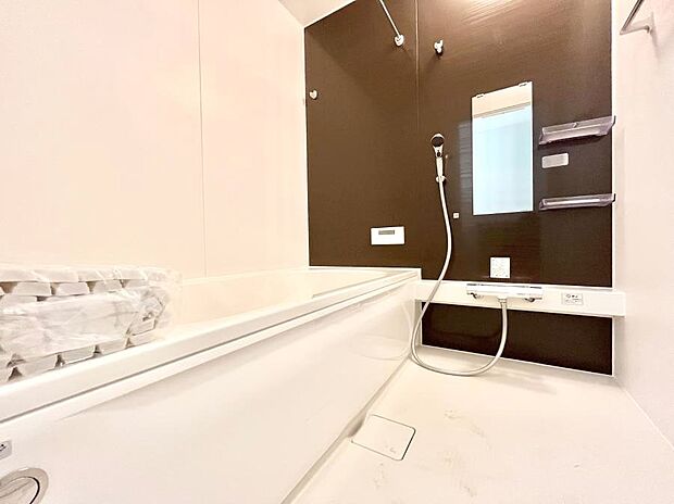 落ち着いた雰囲気でゆっくりお寛ぎいただけるバスルーム