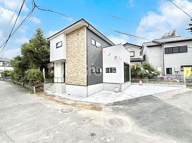 前面道路はきちんと整備されています