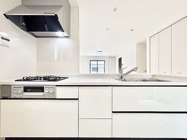 毎日使うキッチンだから、使いやすさ&お手入れのしやすさにこだわりました。