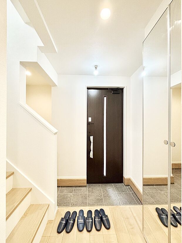 家族の帰宅やお客様をあたたかく迎える玄関