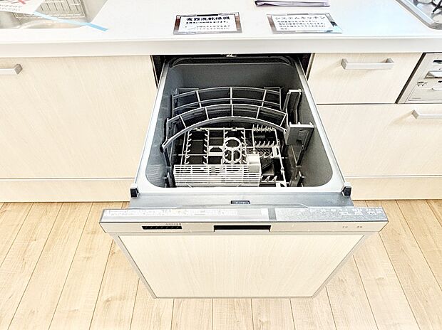 面倒なお片づけは食洗機にお任せ！家事の負担が減って、時間にも気持ちにもゆとりができます。