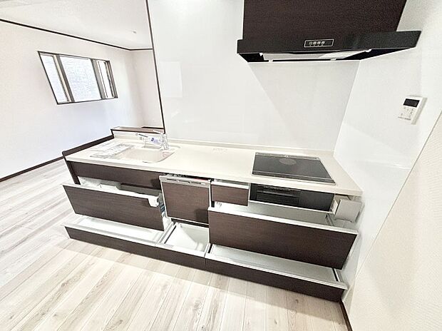 使いやすさを優先したスライド式収納タイプ!