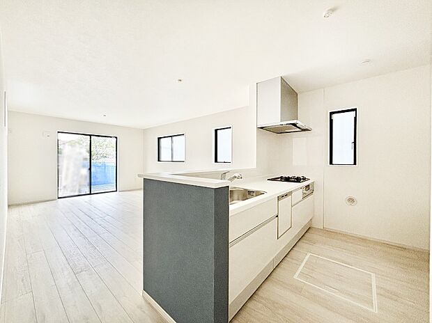 料理をしながらご家族との会話を楽しめる対面カウンターキッチン