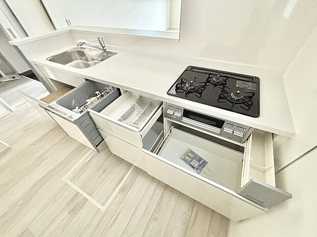 使いやすさを優先したスライド式収納タイプ!