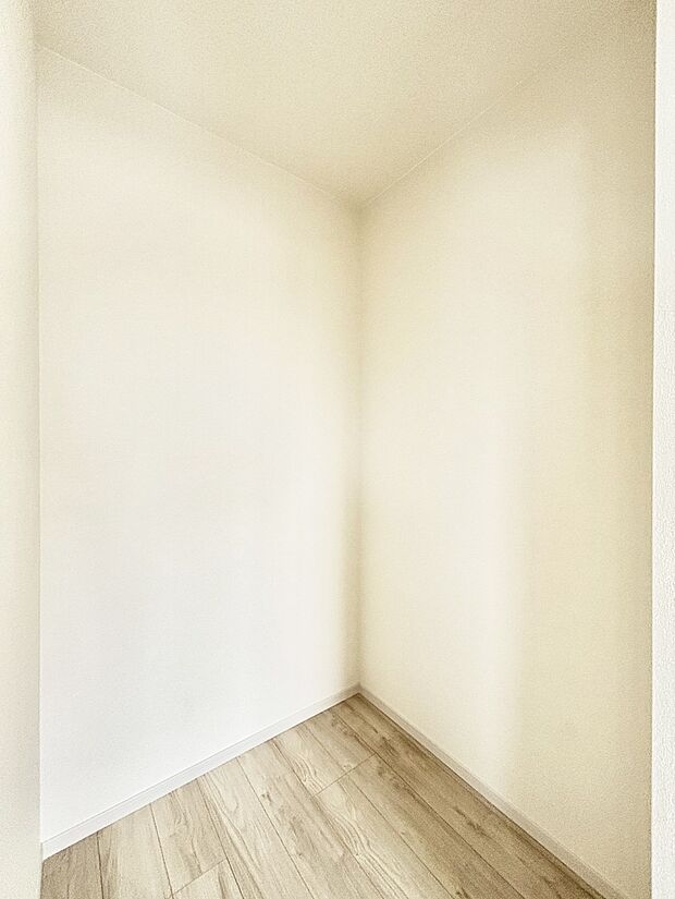 ウォークインクローゼットの活用で生活空間スッキリ