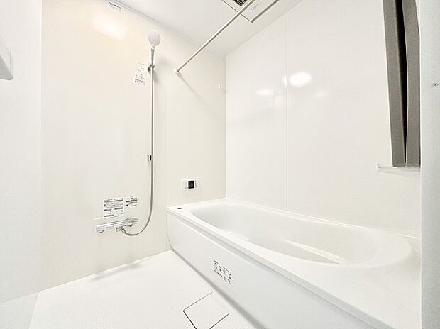 落ち着いた雰囲気でゆっくりお寛ぎいただけるバスルーム