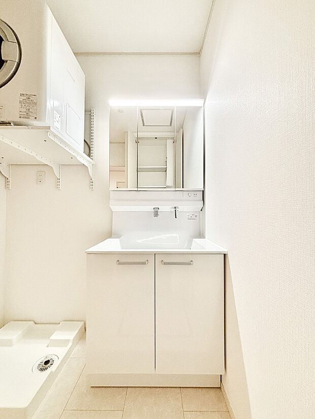 収納力と機能性に優れた洗面化粧台