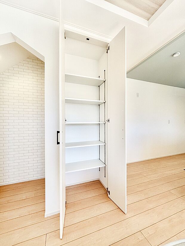 物が集まりそうなLDKもスッキリ片付きます。