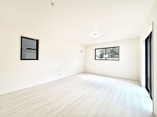 落ち着いた雰囲気のLDKは家族みんなの快適空間