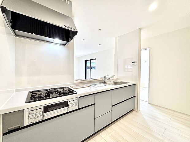 料理をしながらでもご家族との会話を楽しめる対面キッチン