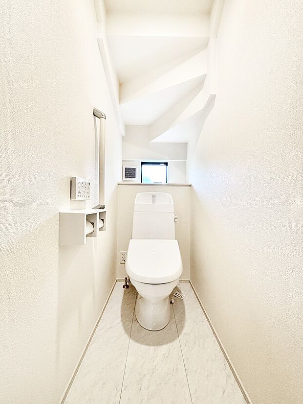 白を基調とした清潔感のある落ち着ける空間