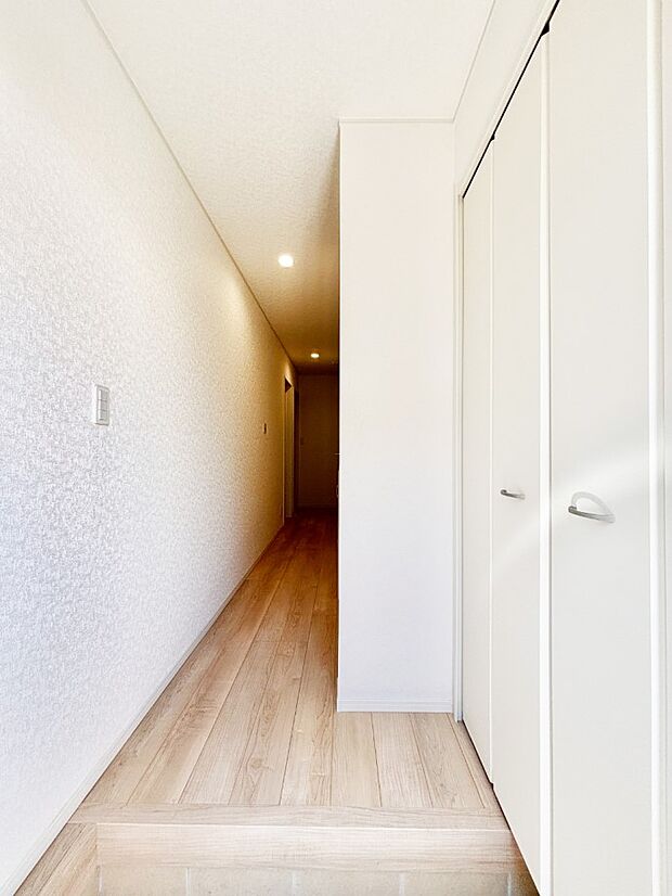 いつもきれいにしておきたい玄関ですね。