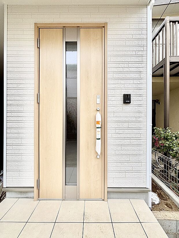 大切な家族、来客を出迎える玄関。 