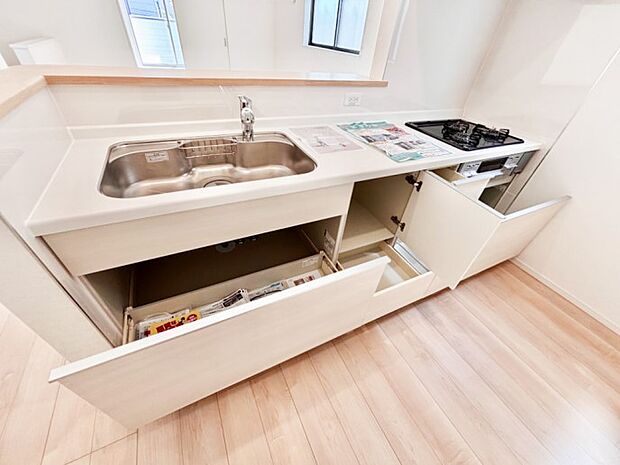 使いやすさを優先したスライド式収納タイプ!