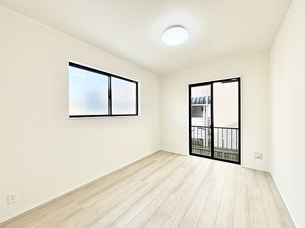 2面採光なので、明るく風通しも良く心地良い生活が送れます。