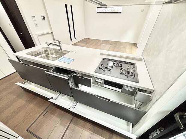 使いやすさを優先したスライド式収納タイプ!