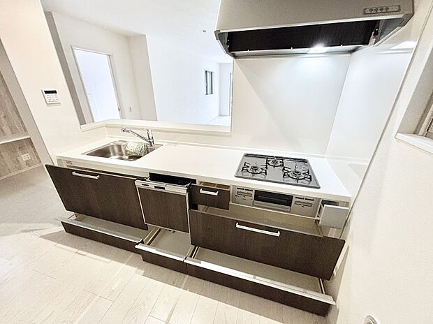 使いやすさを優先したスライド式収納タイプ！