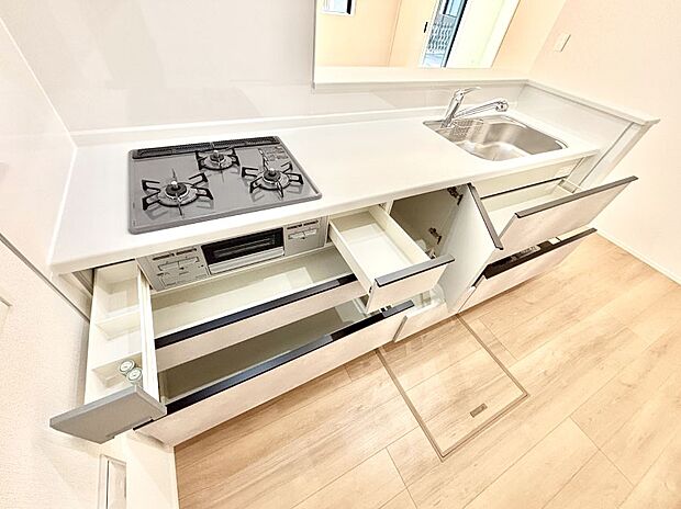 使いやすさを優先したスライド式収納タイプ！