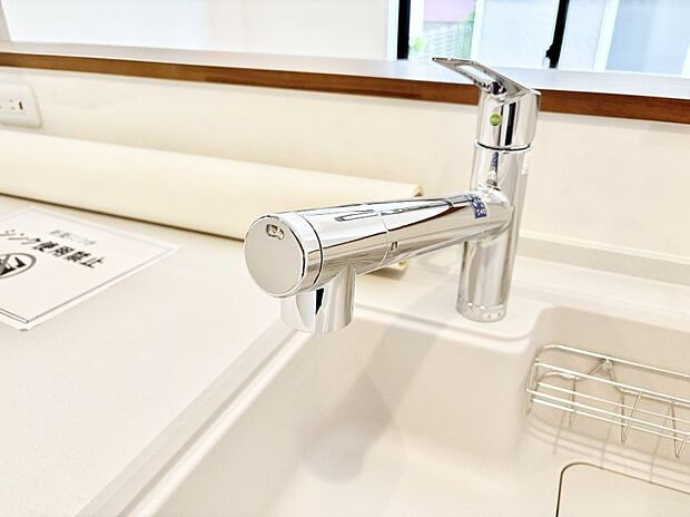 いつでも清潔なおいしいお水を。一つの水栓で水道水と浄水を使い分け。