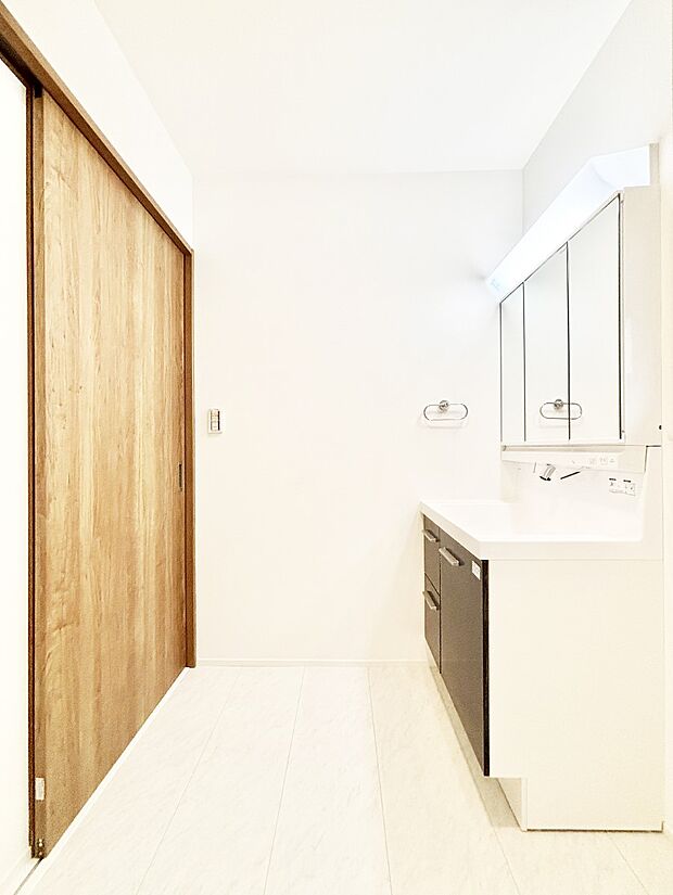 広々とゆとりのあるランドリースペース
