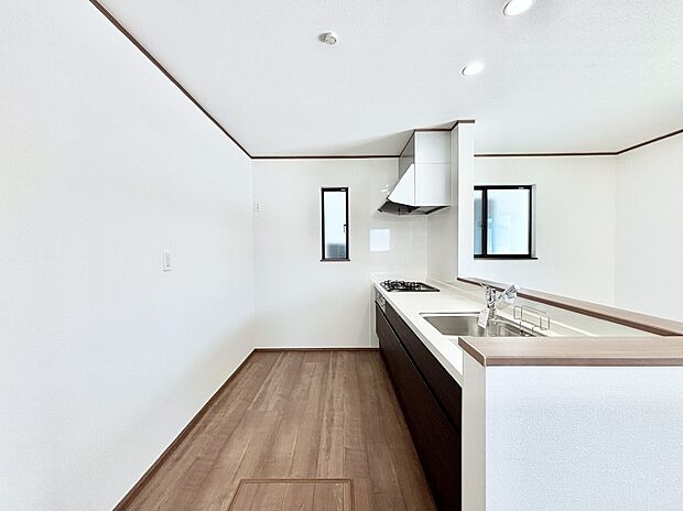 広々とした使い勝手の良いキッチンで日々のお料理も楽しくなりそう