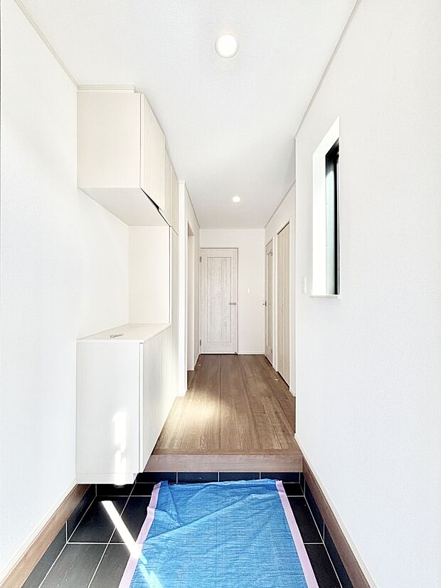 家族の帰宅やお客様をあたたかく迎える玄関