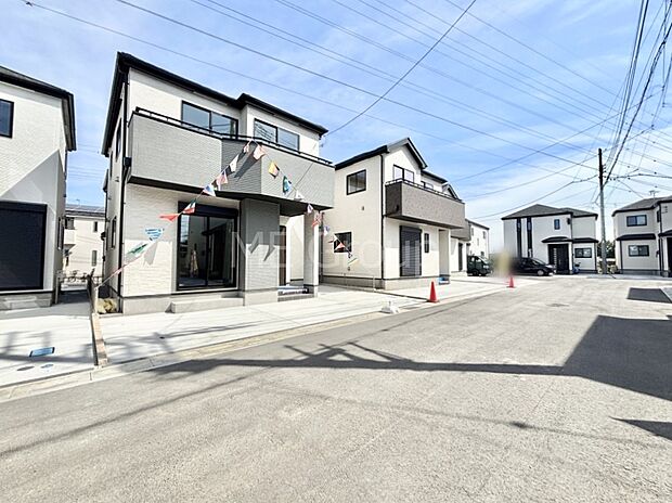 見通しの良さとともに、街並みに開放感を与えてくれます。