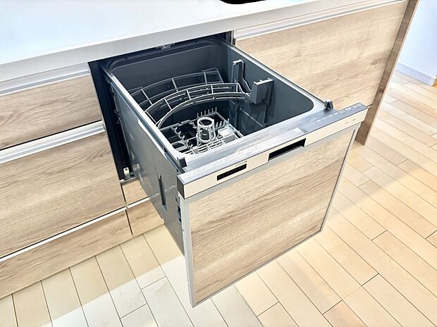 面倒なお片づけは食洗機にお任せ！家事の負担が減って、時間にも気持ちにもゆとりができます。